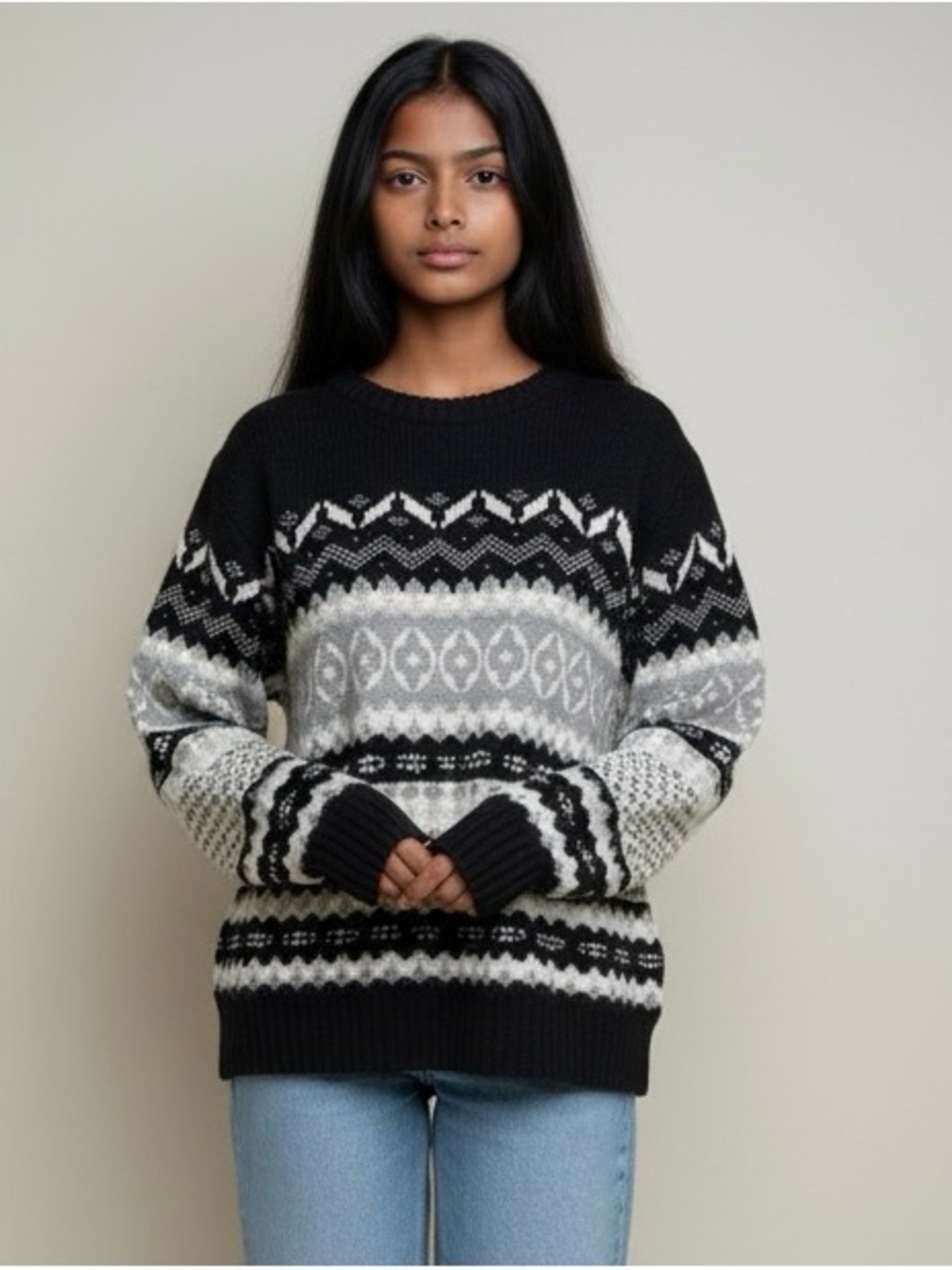 Vintage fair isle MEDIUM Black & Gray Patterned Crewneck Sweater Romania